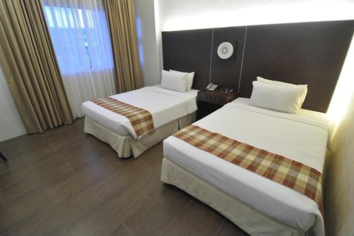 Casablanca Suites Legazpi Exterior foto